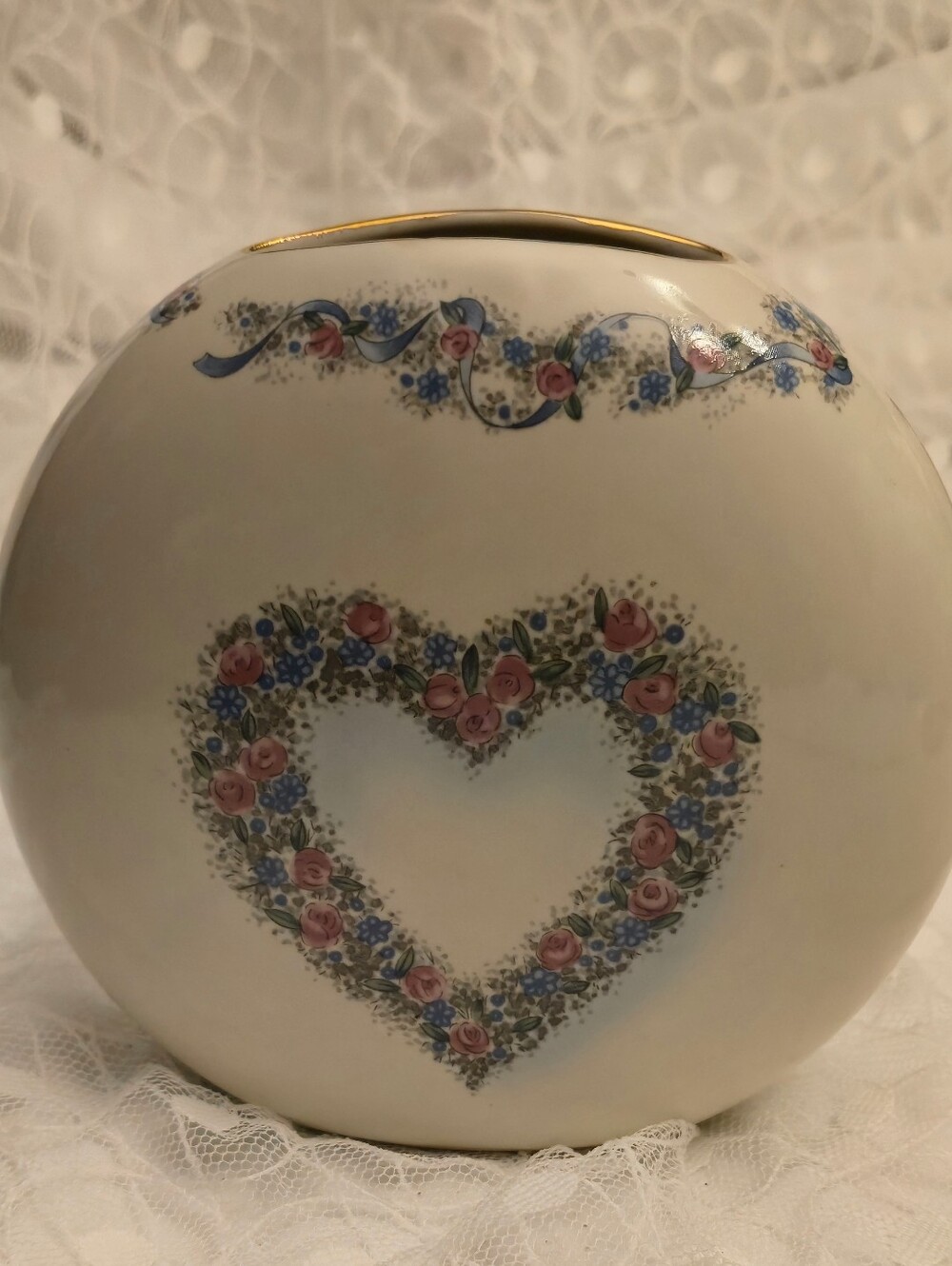 The VTG Otagiri Japan Romance Creative Collection Porcelain Round Vase